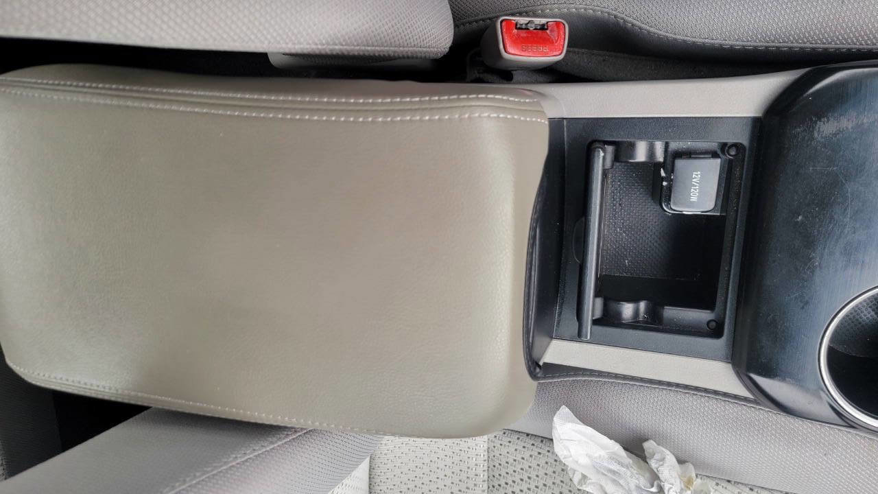 Used 2013 Toyota Camry LE FWD image 16
