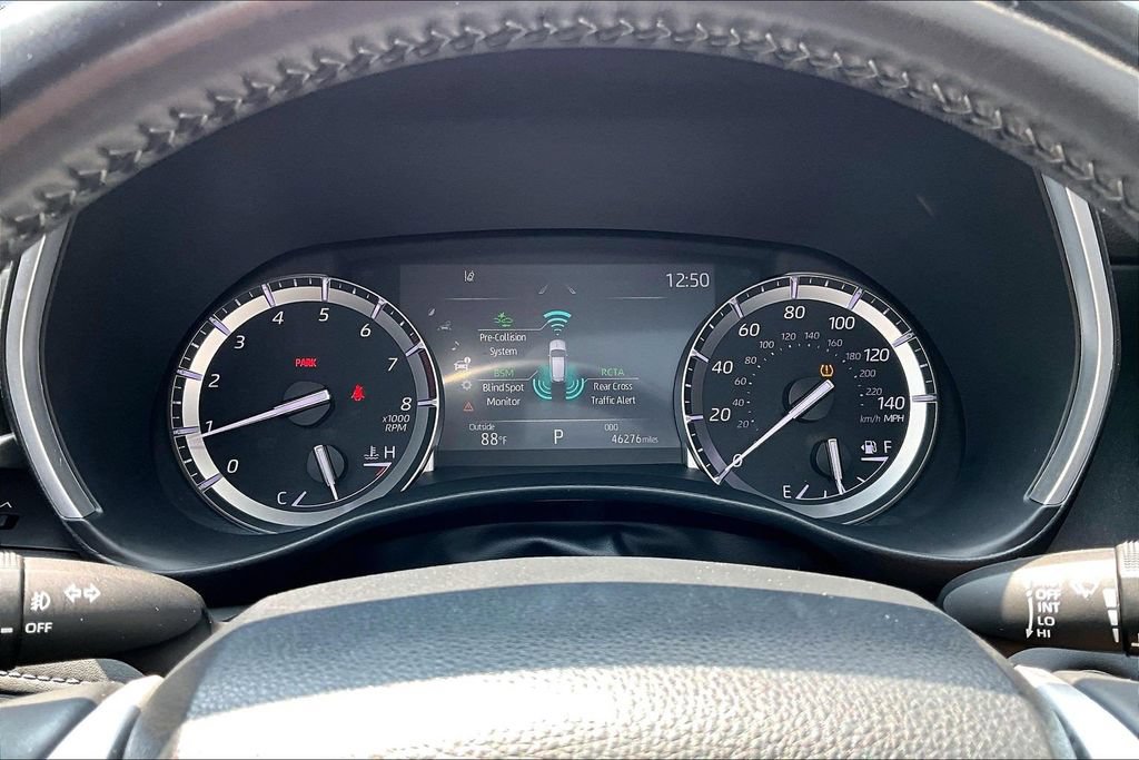 Used 2022 Toyota Highlander XLE FWD image 19