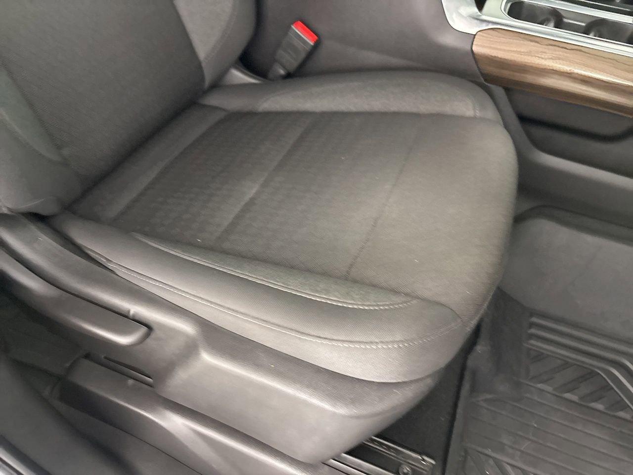 Used 2025 Chevrolet Silverado 1500 LT image 29
