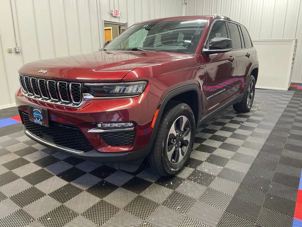 Used 2024 Jeep Grand Cherokee Limited 4xe AWD/4WD image 8