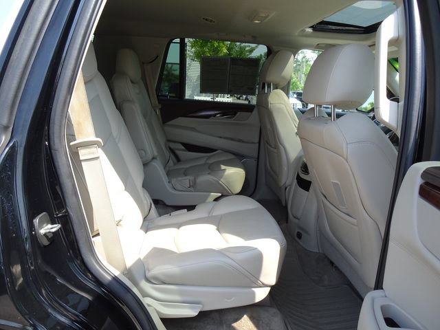 Used 2017 Cadillac Escalade Luxury AWD/4WD image 20