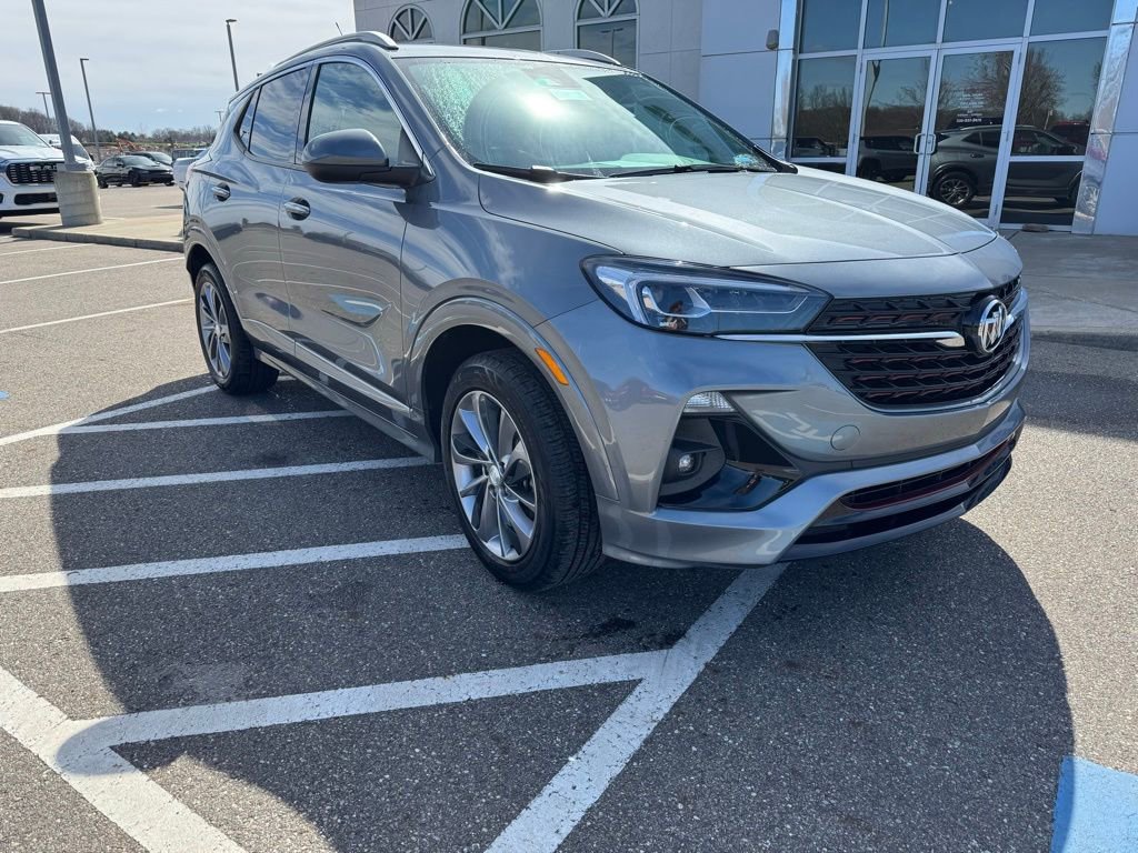 Used 2020 Buick Encore GX Essence w/ Sport Touring Package AWD/4WD image 3