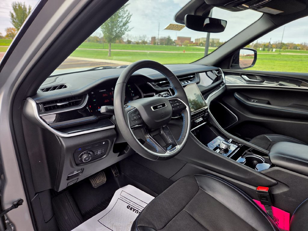 Used 2023 Jeep Grand Cherokee Trailhawk AWD/4WD image 9