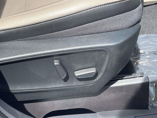 Certified 2020 Ford Escape Titanium image 31