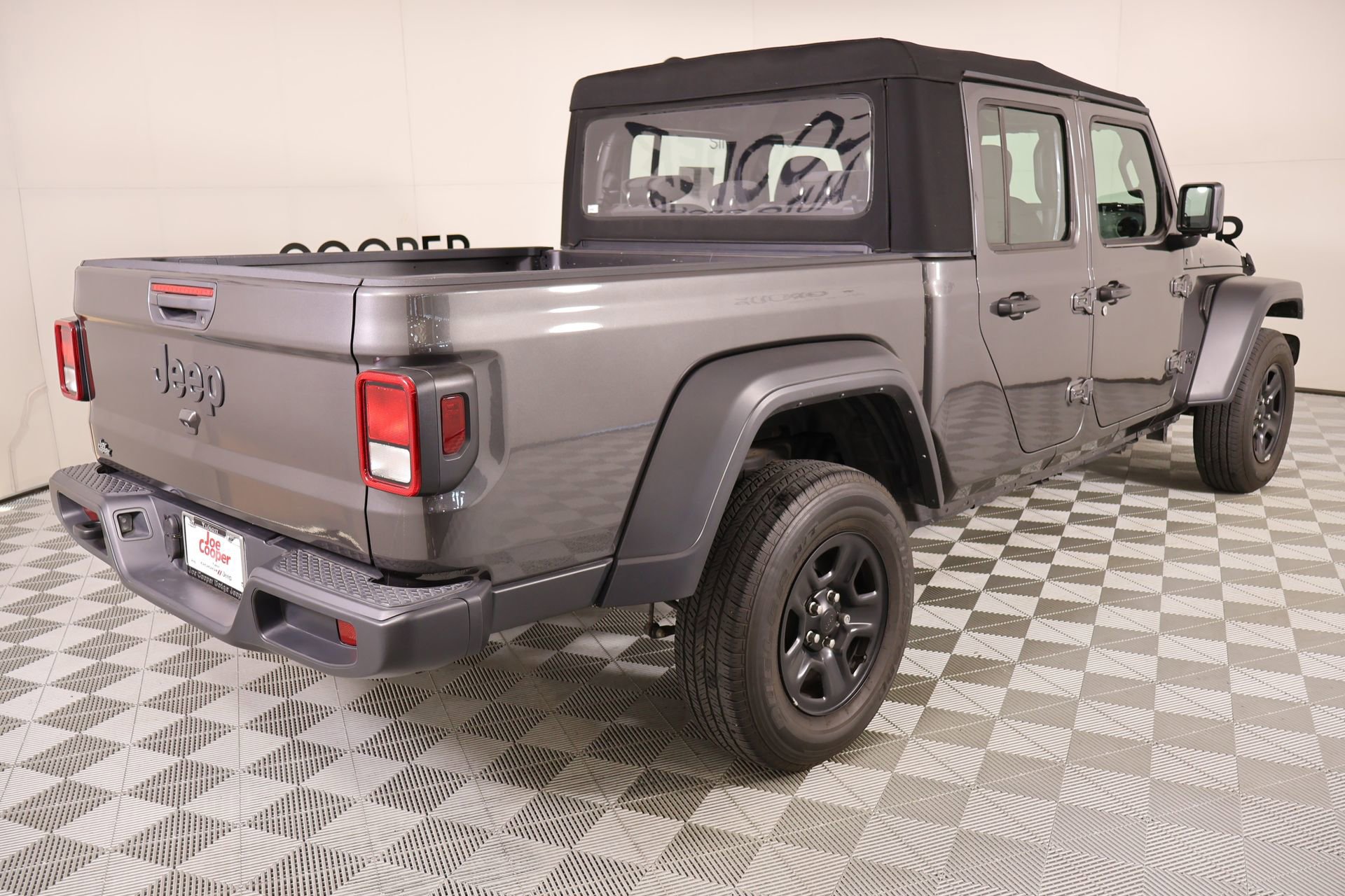 Used 2024 Jeep Gladiator Sport image 19