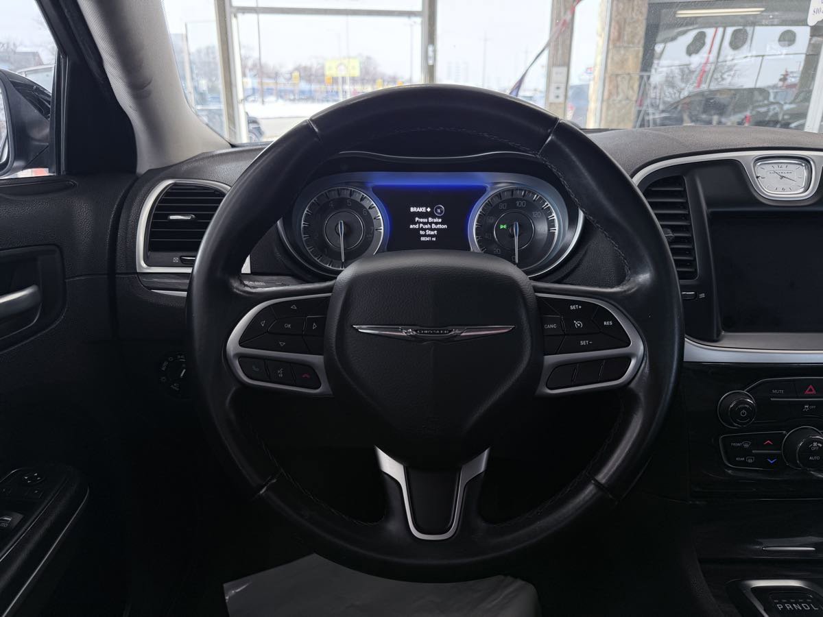 Used 2019 Chrysler 300 Touring L w/ Quick Order Package 22F image 44