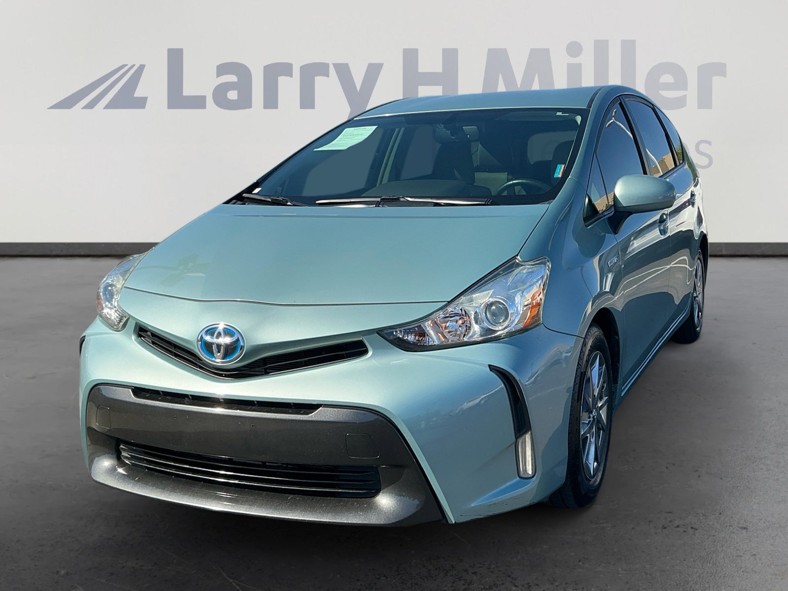 Used 2017 Toyota Prius V Four w/ Carpet Mat Package