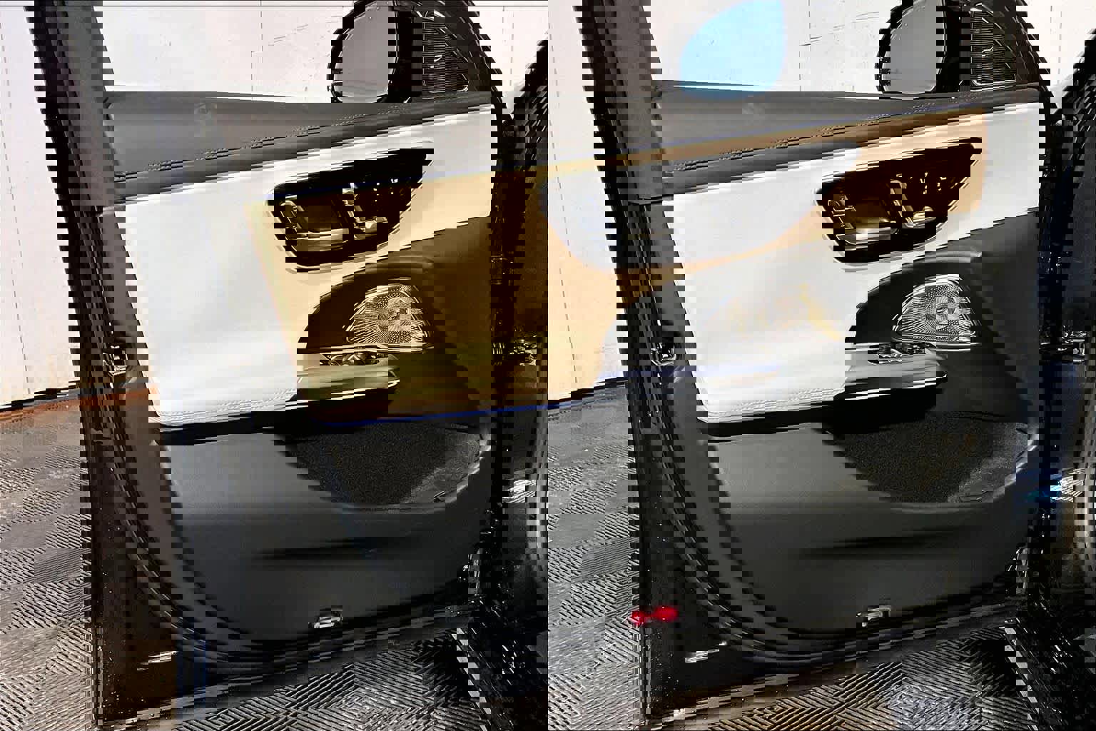 New 2026 Mercedes-Benz E 450 4MATIC Sedan image 11