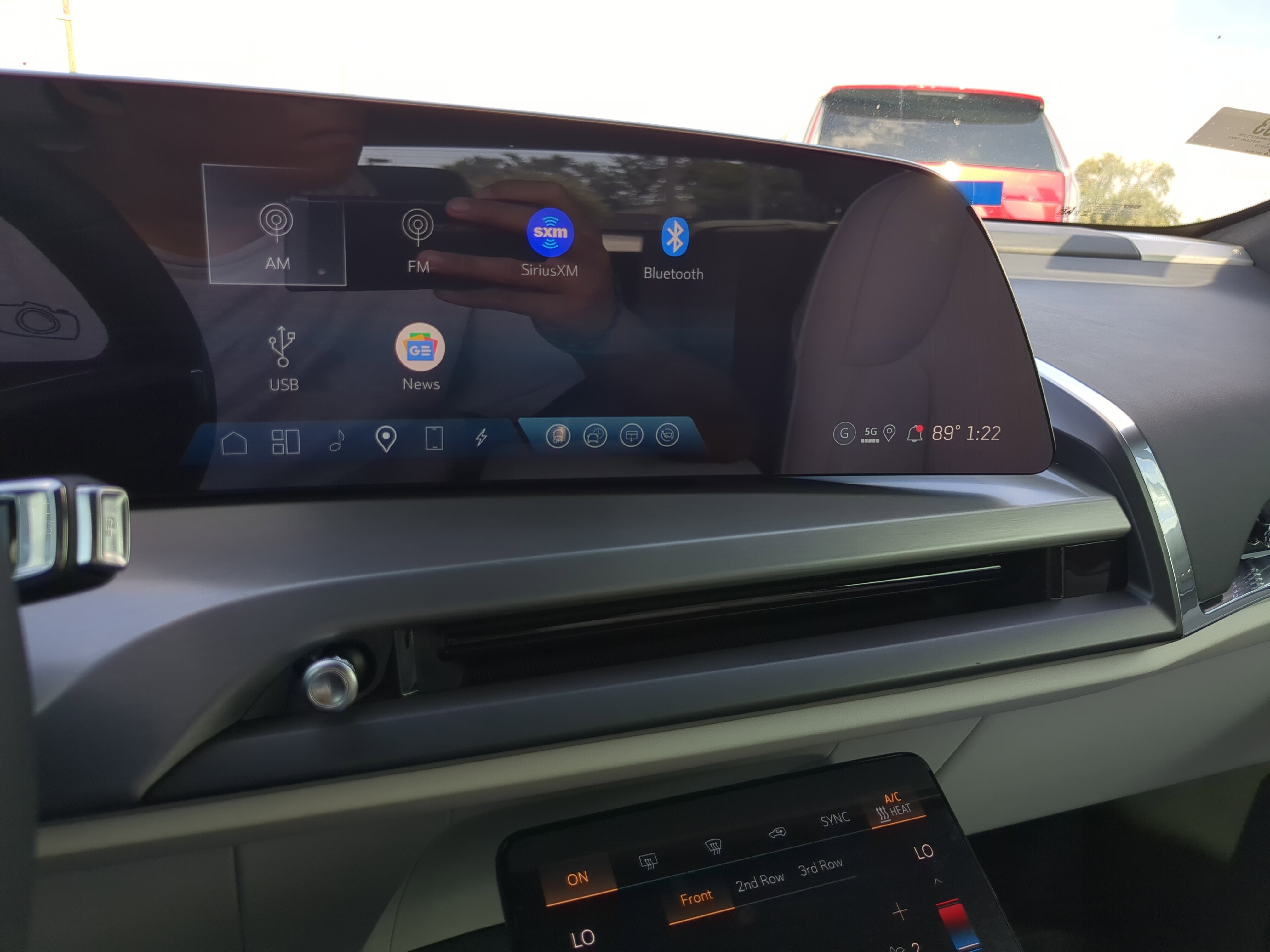 New 2026 Cadillac Vistiq Sport w/ LPO, Floor Liner Package image 28