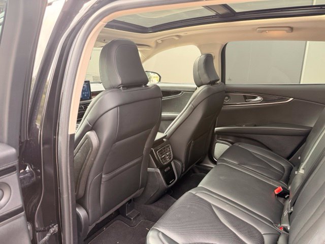 Used 2022 Lincoln Nautilus Reserve w/ Luxury Package FWD image 26