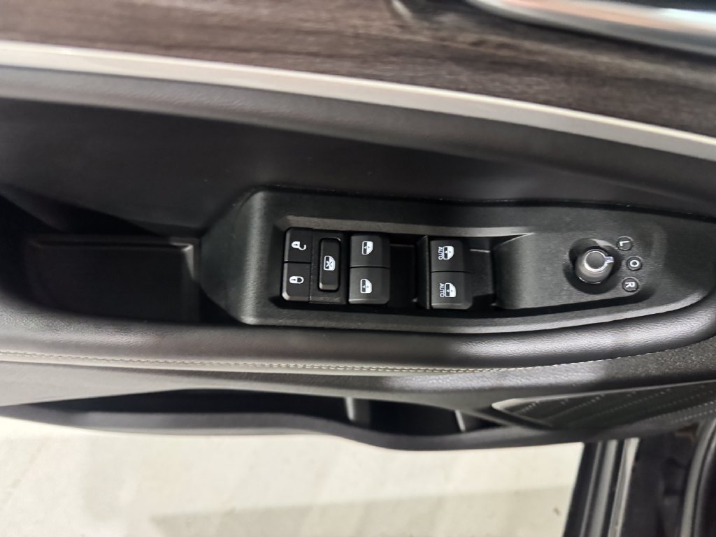 Used 2025 Jeep Grand Cherokee L Limited AWD/4WD image 18