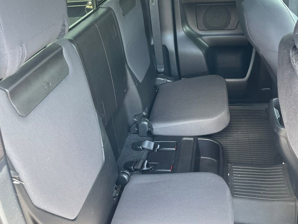 Used 2019 Toyota Tacoma TRD Sport AWD/4WD image 11