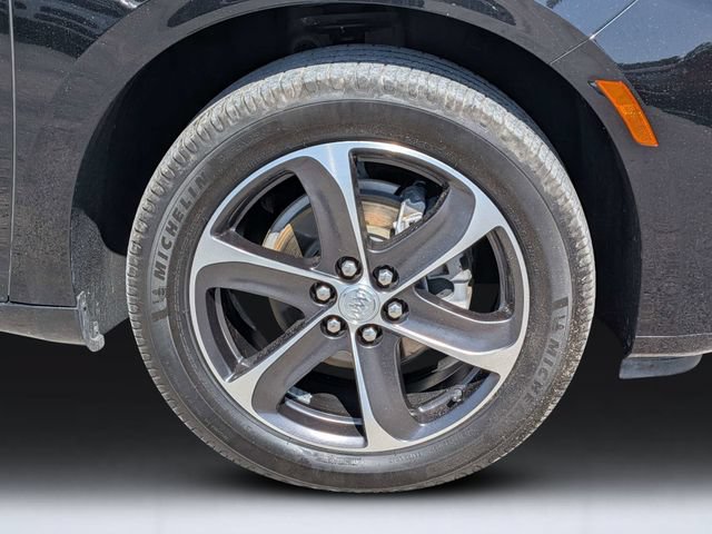 Used 2022 Buick Enclave Essence w/ Sport Touring Edition FWD image 10