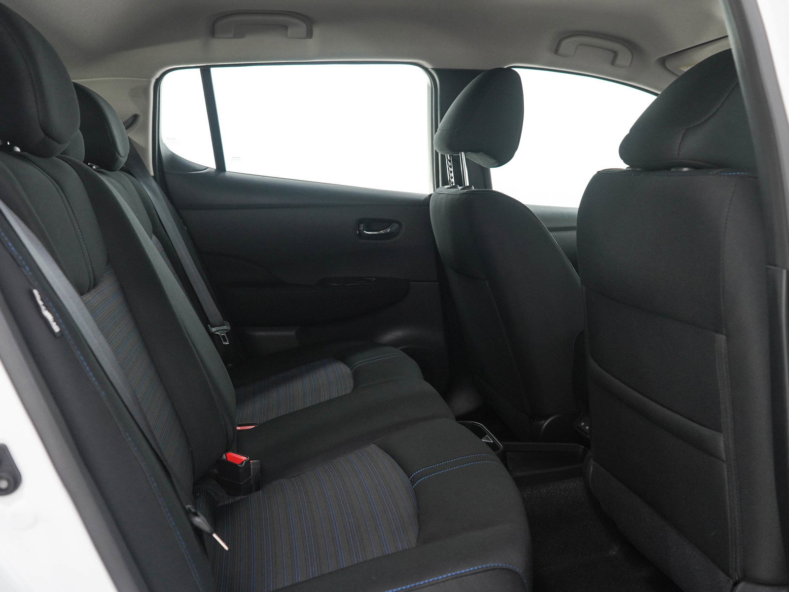 Used 2025 Nissan Leaf S FWD image 13