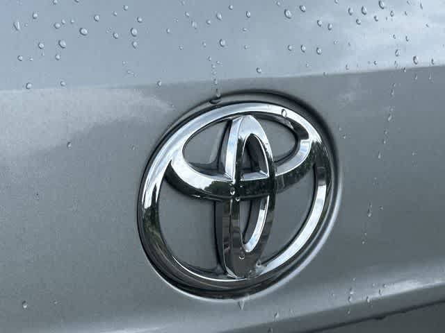 Used 2020 Toyota Highlander XLE AWD/4WD image 28