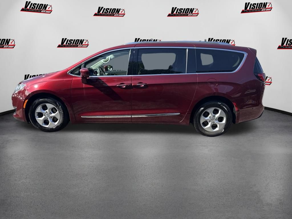Used 2017 Chrysler Pacifica Touring-L Plus w/ Advanced Safetytec Group FWD image 9