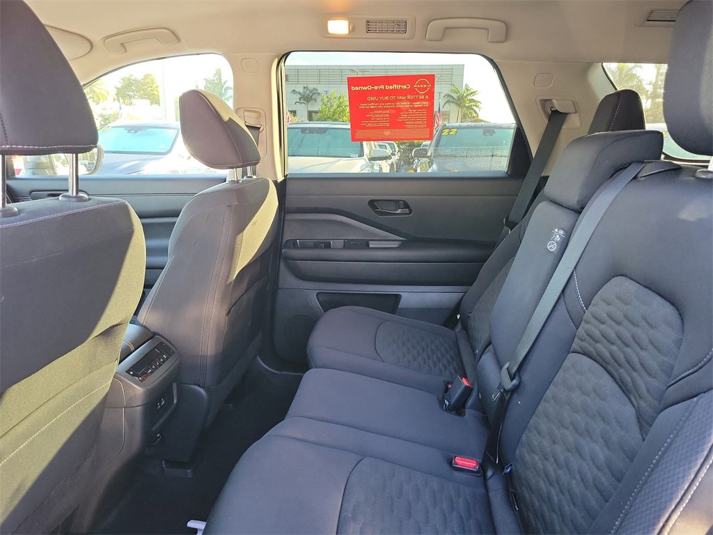 Certified 2024 Nissan Pathfinder SV image 7