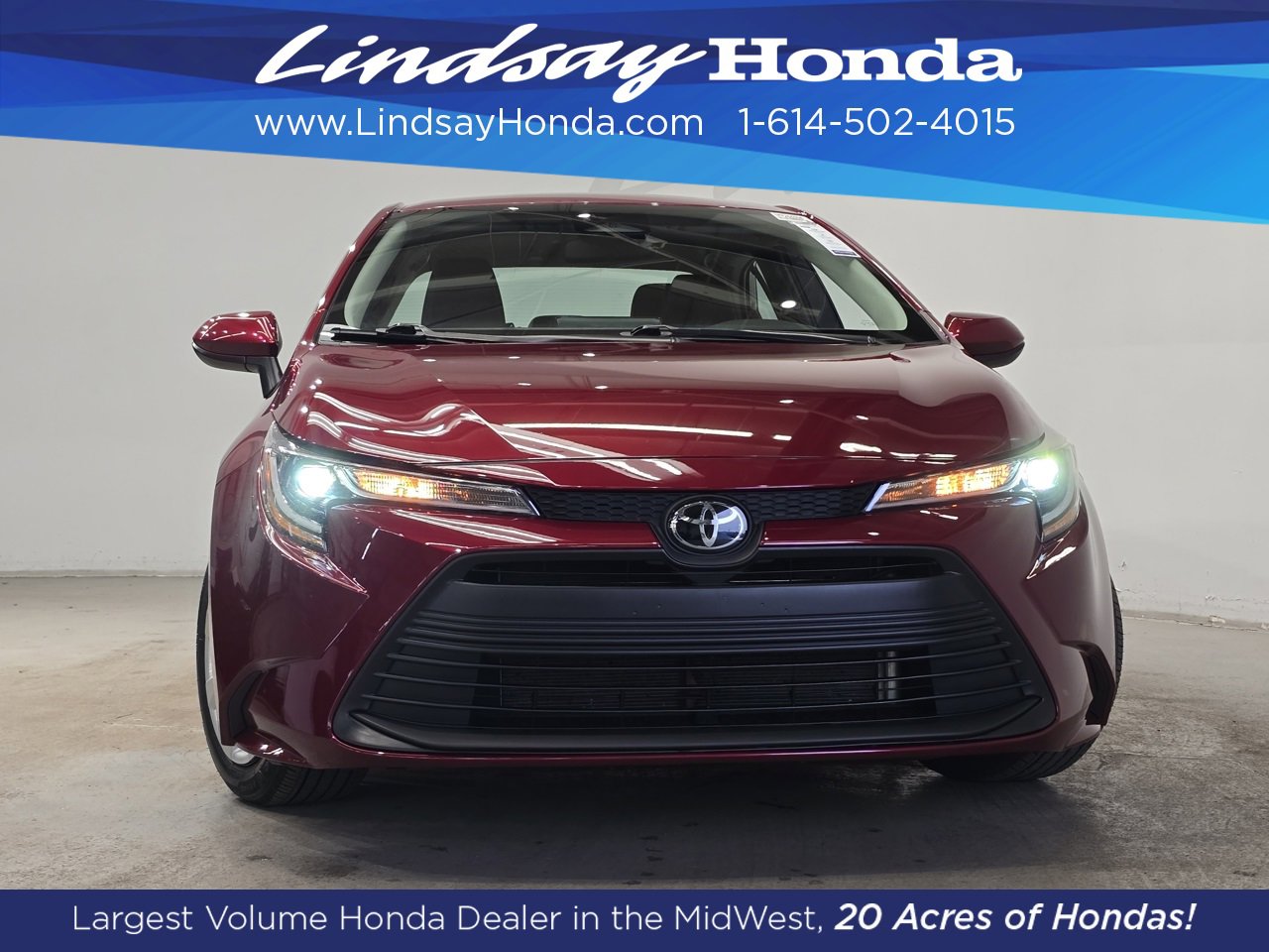 Used 2023 Toyota Corolla LE image 2