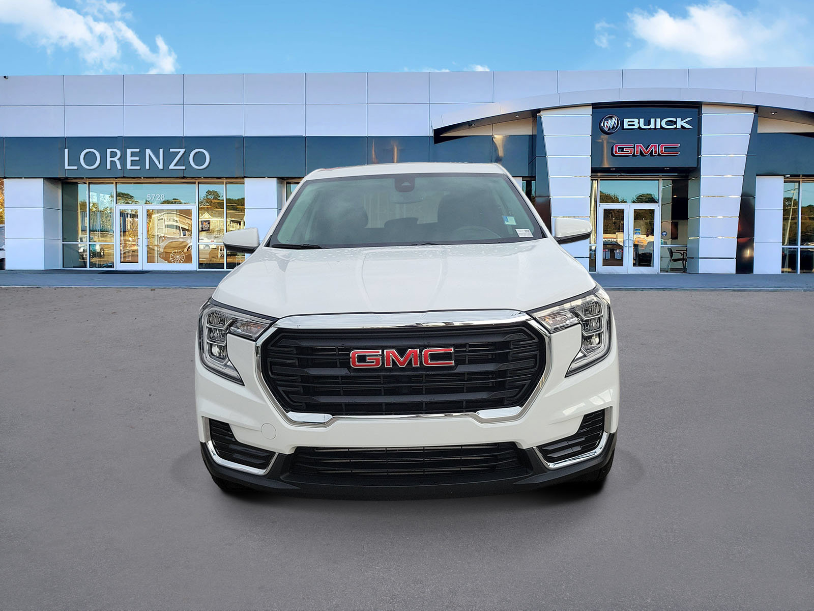 Used 2024 GMC Terrain SLE FWD image 2