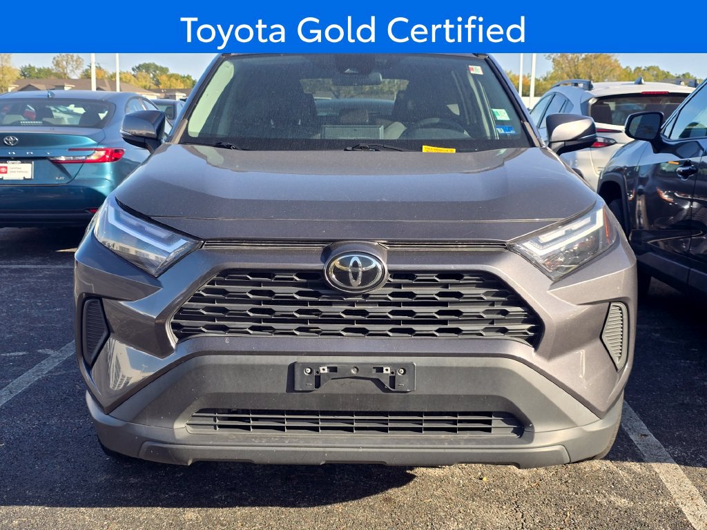 Used 2022 Toyota RAV4 XLE AWD/4WD image 2