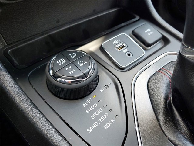 Used 2020 Jeep Cherokee Trailhawk w/ Cold Weather Group image 29