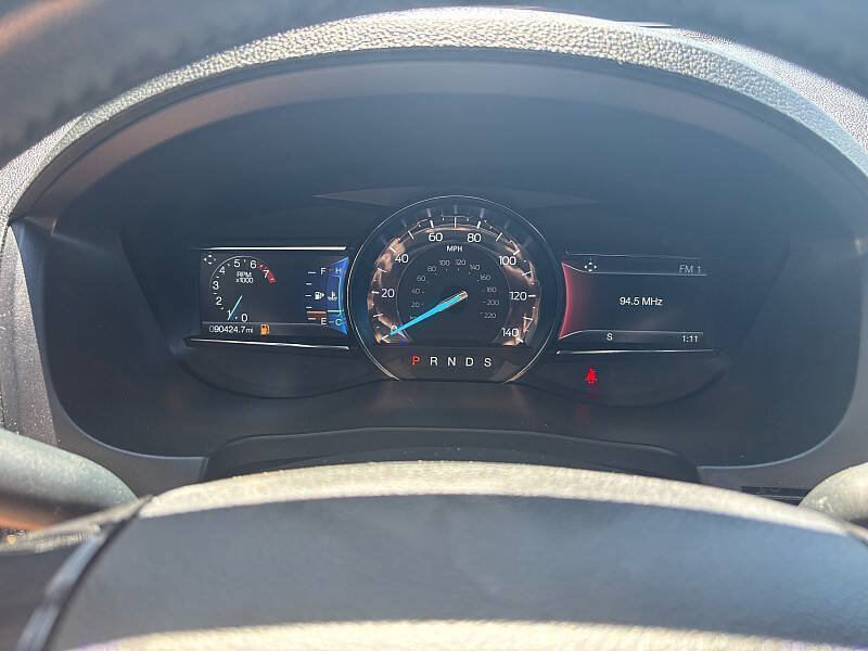 Used 2018 Ford Explorer XLT w/ Equipment Group 202A AWD/4WD image 65