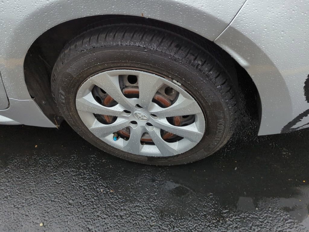Used 2021 Toyota Corolla LE FWD image 5