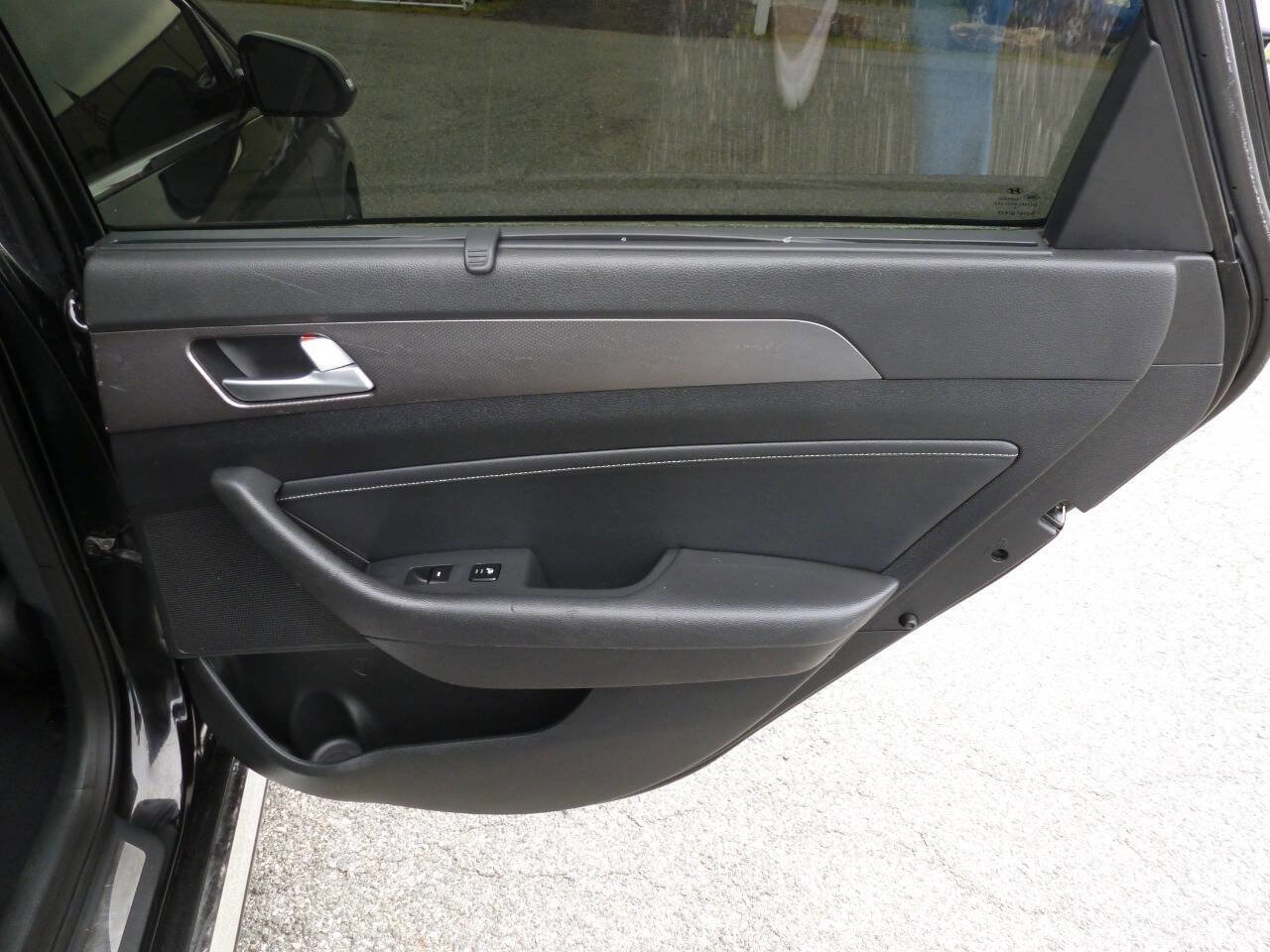 Used 2015 Hyundai Sonata Sport 2.0T w/ Option Group 07 FWD image 35