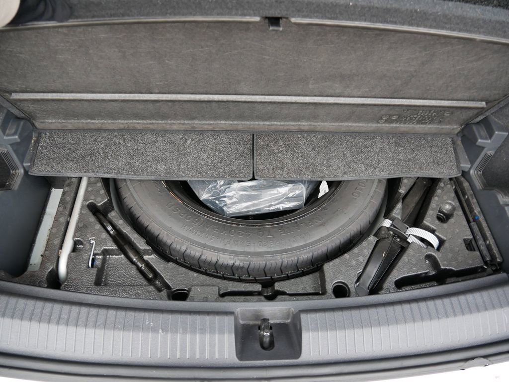 Used 2020 Volkswagen Tiguan SE w/ Panoramic Sunroof Package image 15