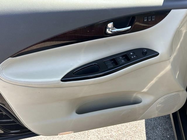 Used 2014 INFINITI QX50 Journey w/ Premium Package image 17