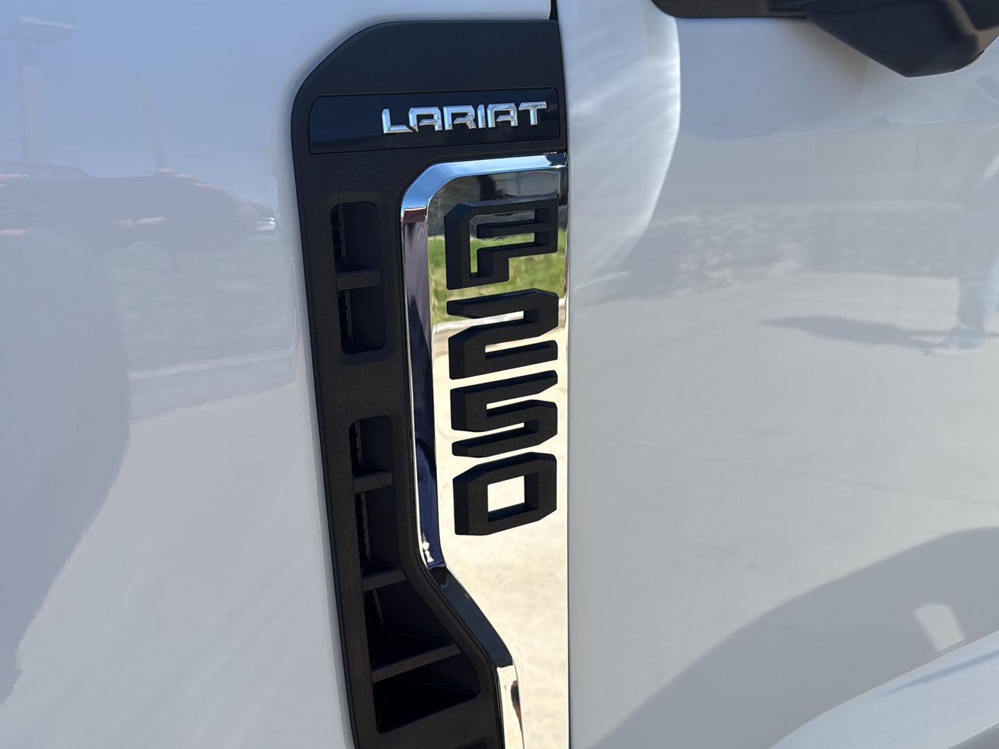 New 2026 Ford F250 Lariat w/ Chrome Package image 5