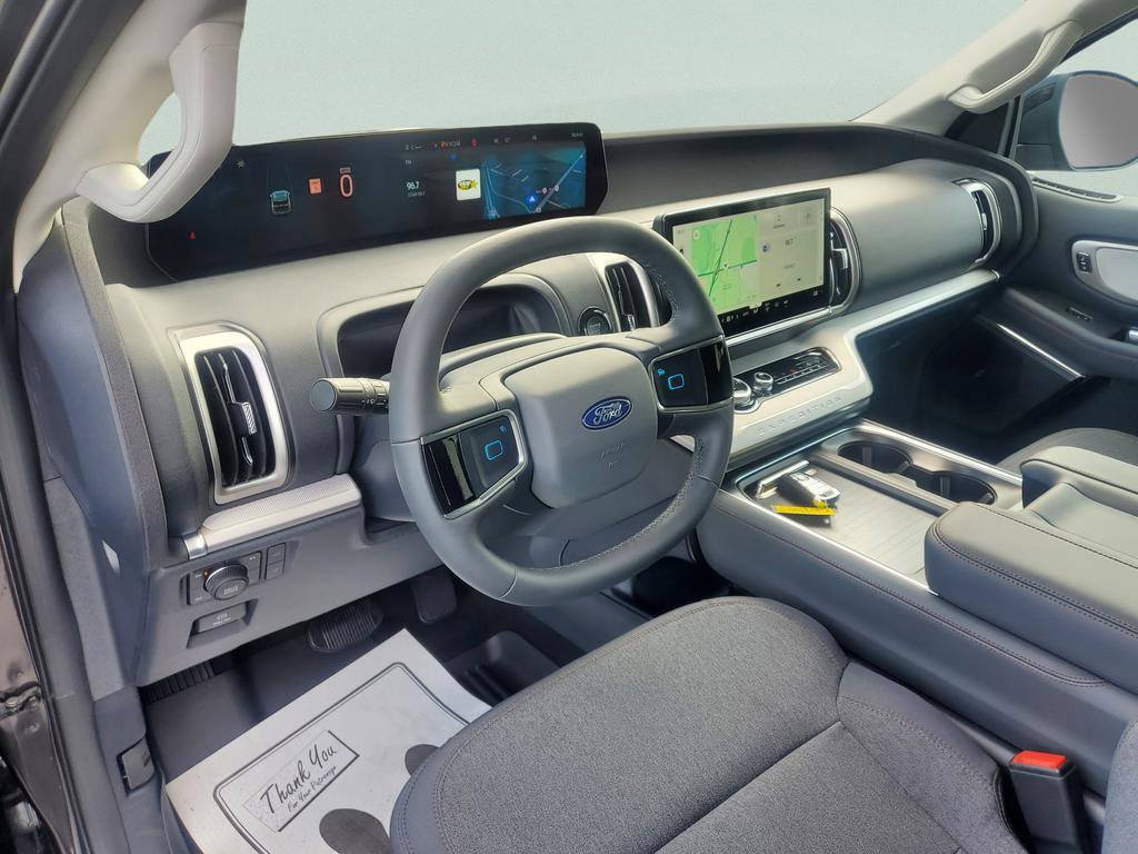New 2025 Ford Expedition Active image 24