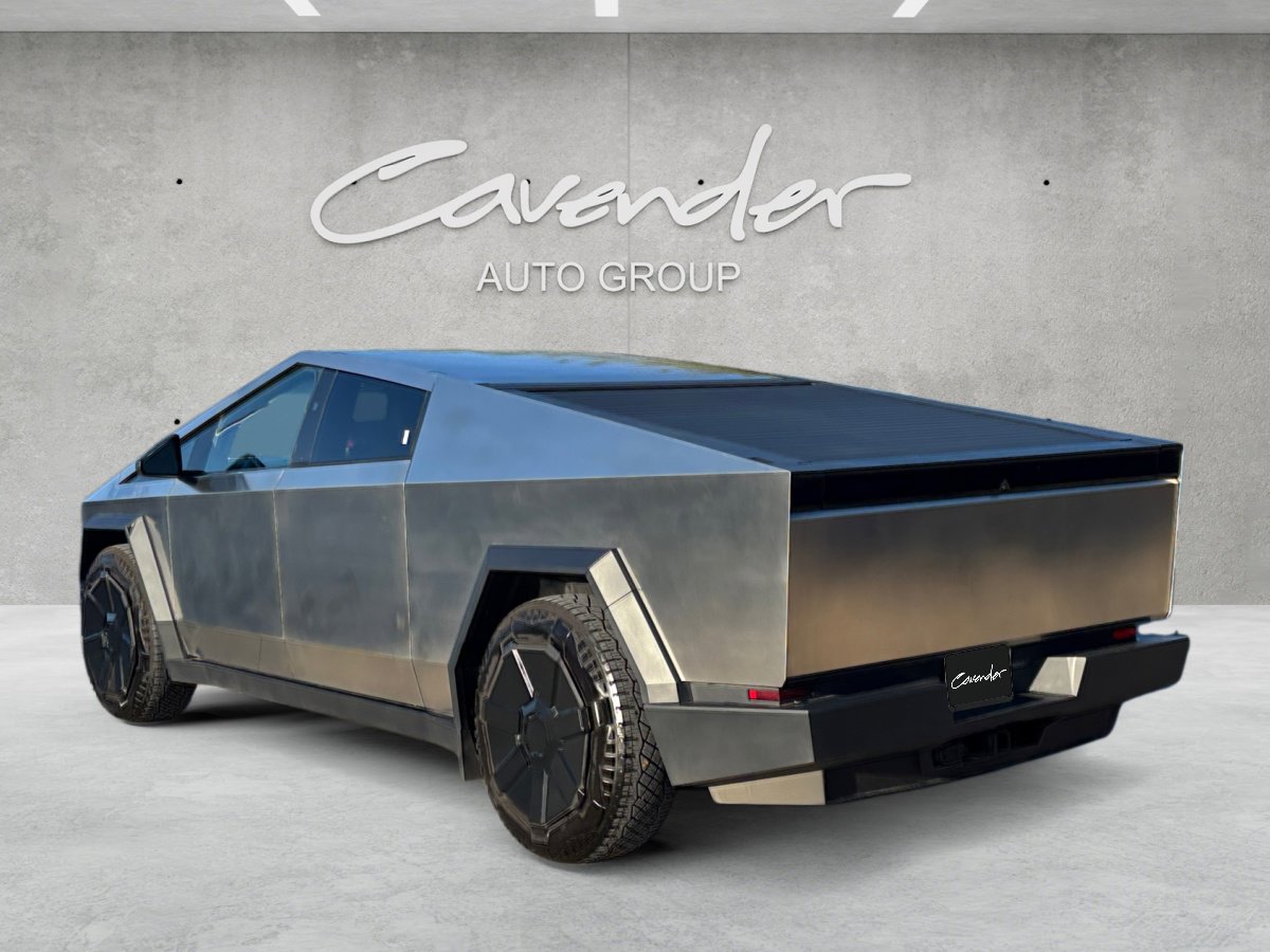 Used 2024 Tesla Cybertruck AWD Crew Cab image 12