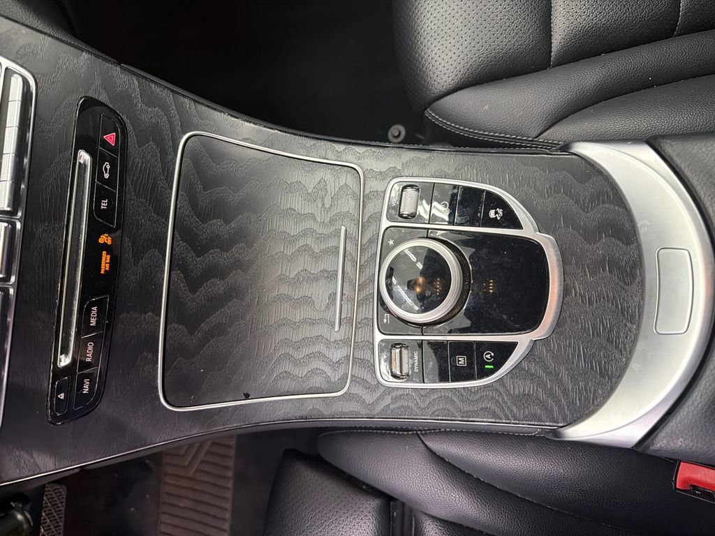 Used 2019 Mercedes-Benz GLC 300 w/ Premium Package image 32