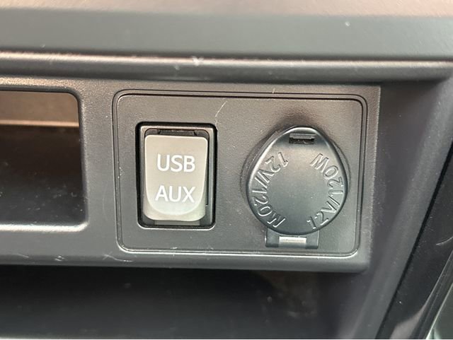 Used 2018 Toyota 4Runner TRD Off-Road Premium AWD/4WD image 30
