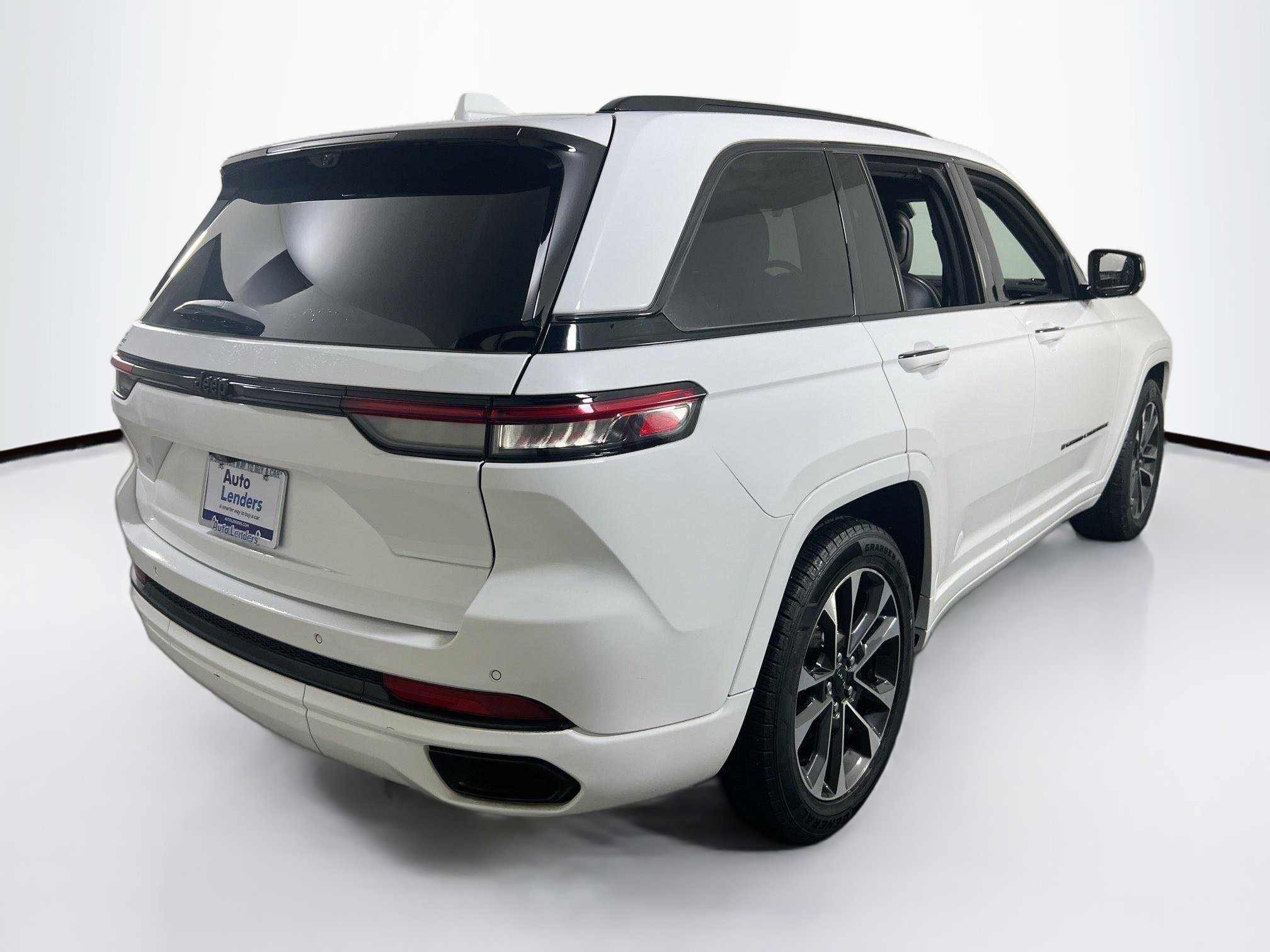 Used 2022 Jeep Grand Cherokee Overland w/ Adv Protech Group III image 5