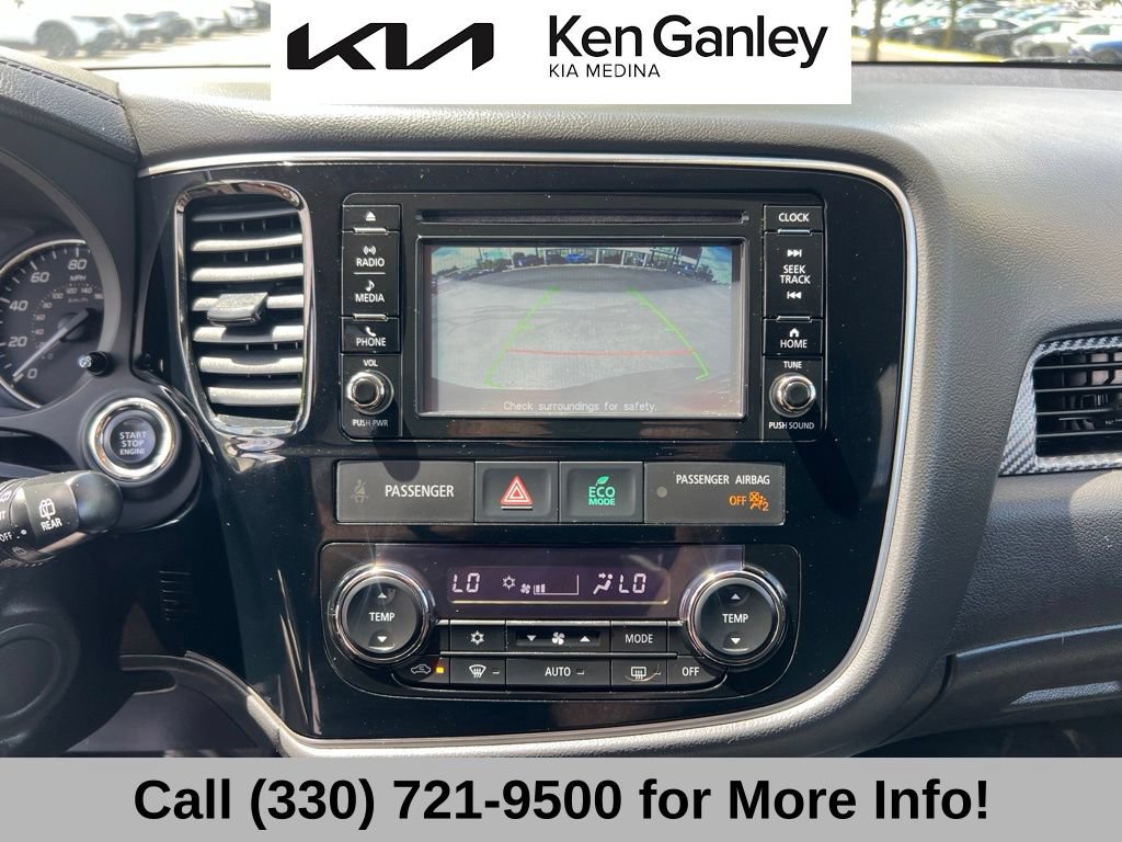 Used 2016 Mitsubishi Outlander SE AWD/4WD image 38