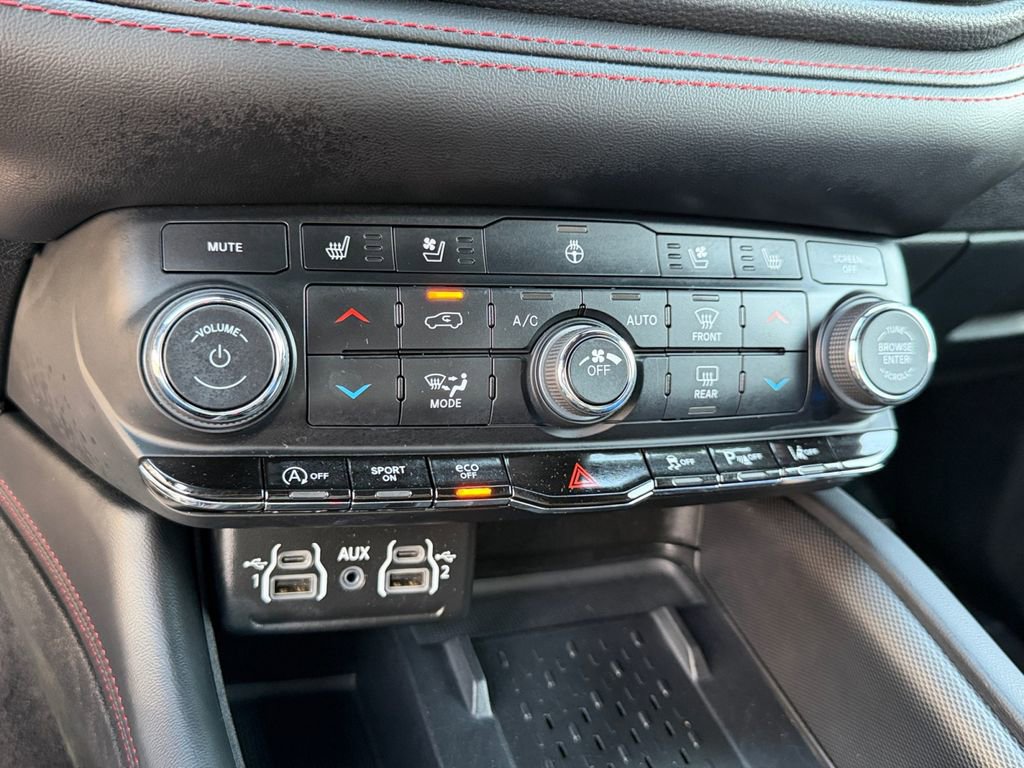 Used 2025 Dodge Durango GT image 22