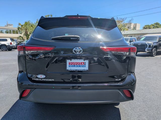 Used 2020 Toyota Highlander XLE image 5