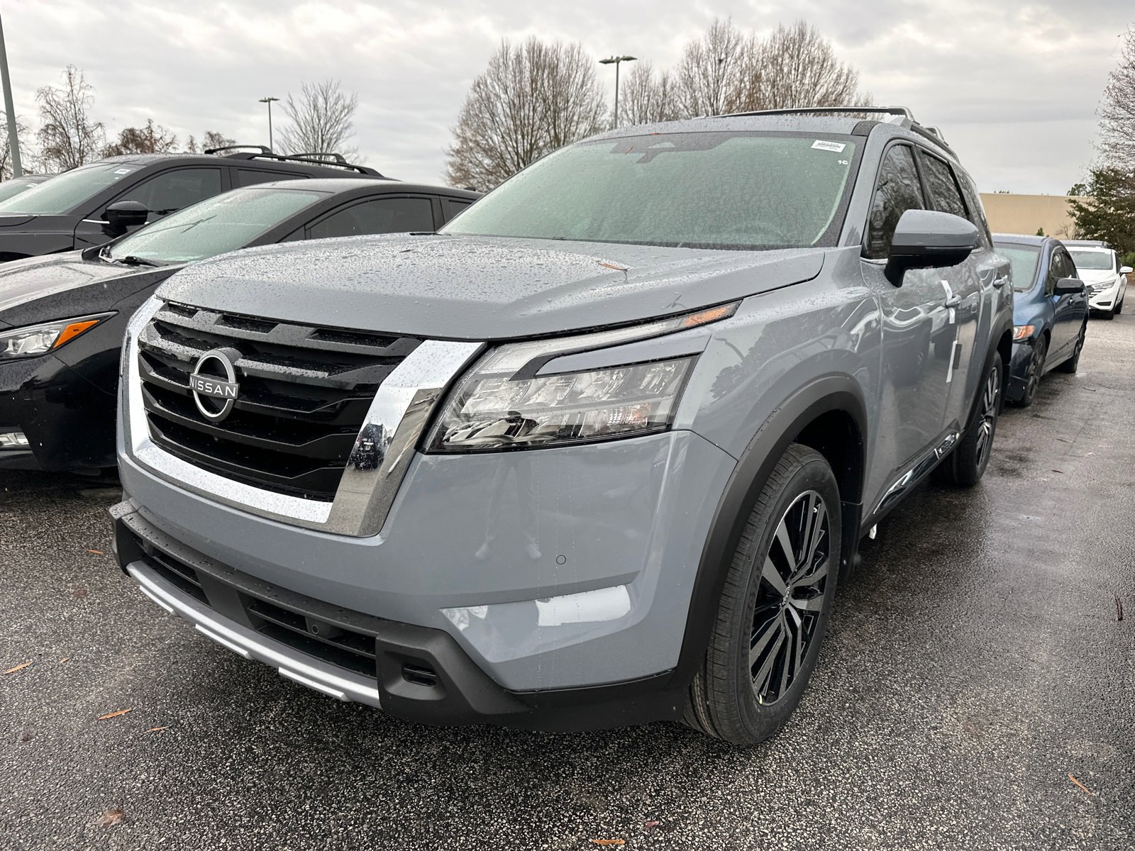 New 2025 Nissan Pathfinder Platinum w/ Lighting Package (N92)