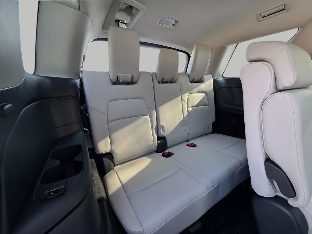 New 2026 Nissan Pathfinder SL image 10