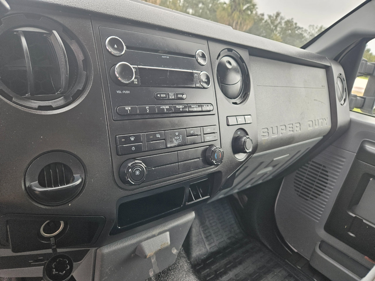 Used 2015 Ford F250 XL w/ Power Equipment Group image 13