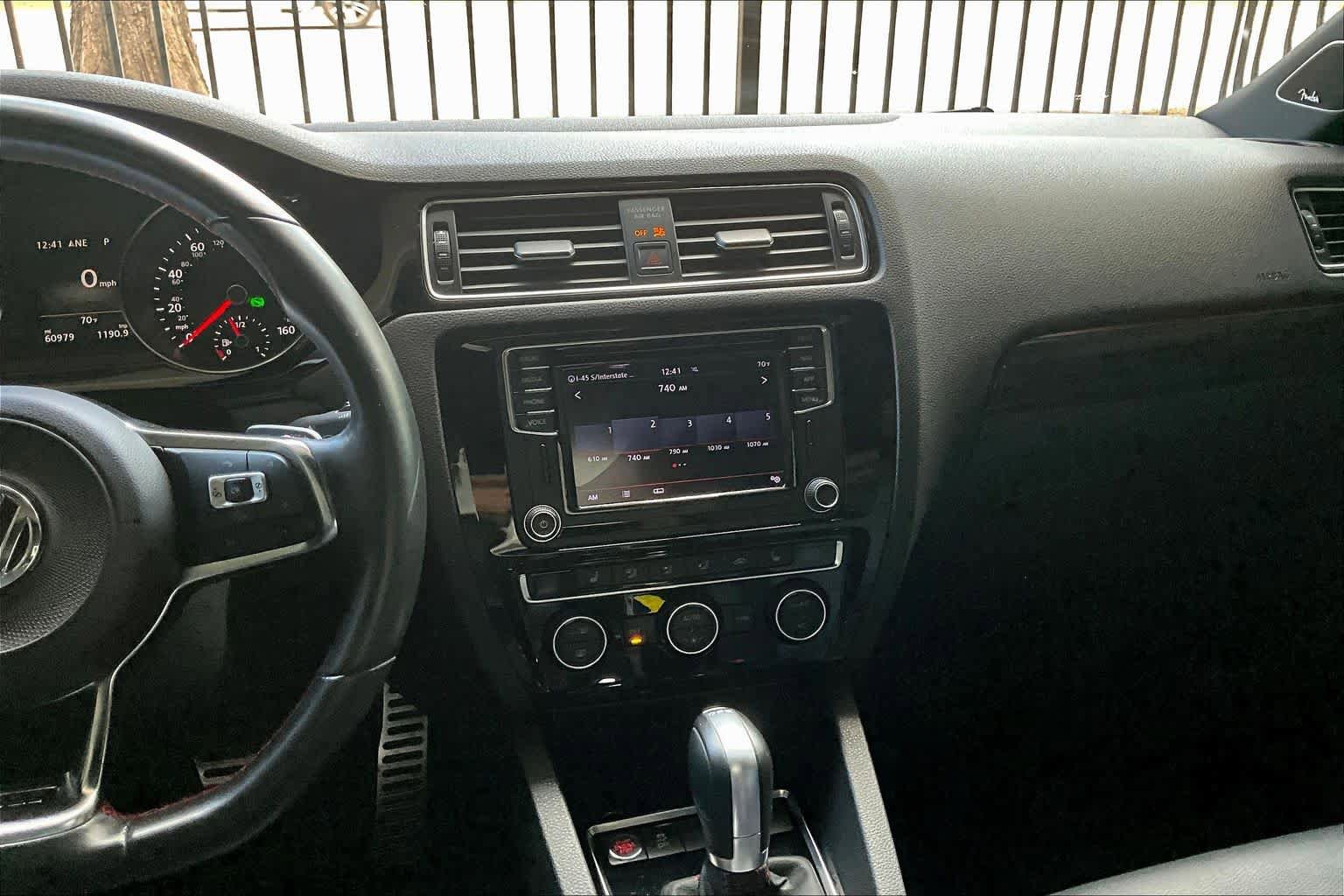 Used 2018 Volkswagen Jetta GLI image 6