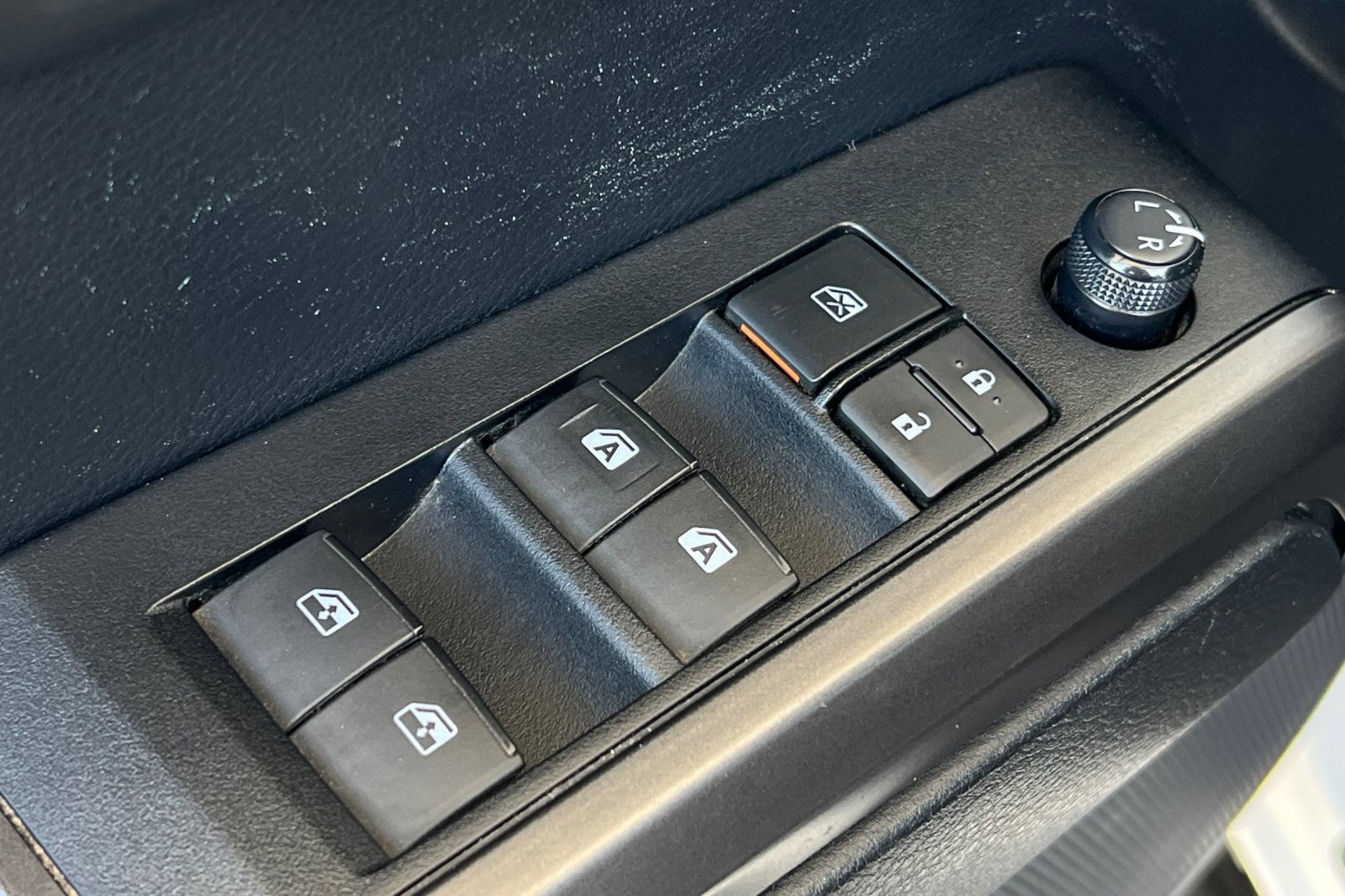 Used 2019 Toyota Tacoma TRD Off-Road w/ TRD Premium Off Road Package AWD/4WD image 13