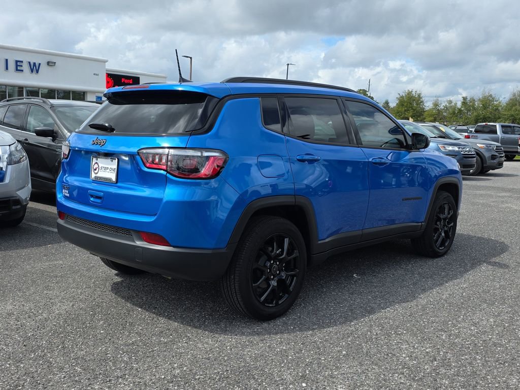 Used 2026 Jeep Compass Latitude AWD/4WD image 5