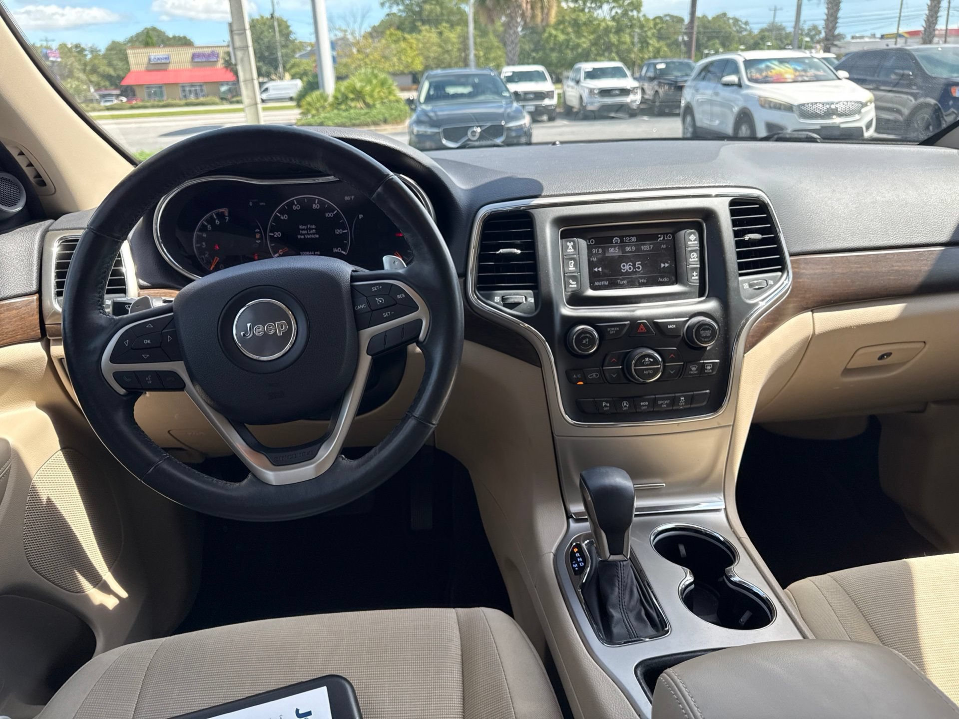 Used 2017 Jeep Grand Cherokee Laredo RWD image 12