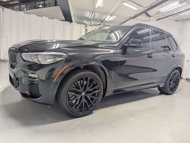 Used 2021 BMW X5 M50i w/ Premium Package AWD/4WD image 5