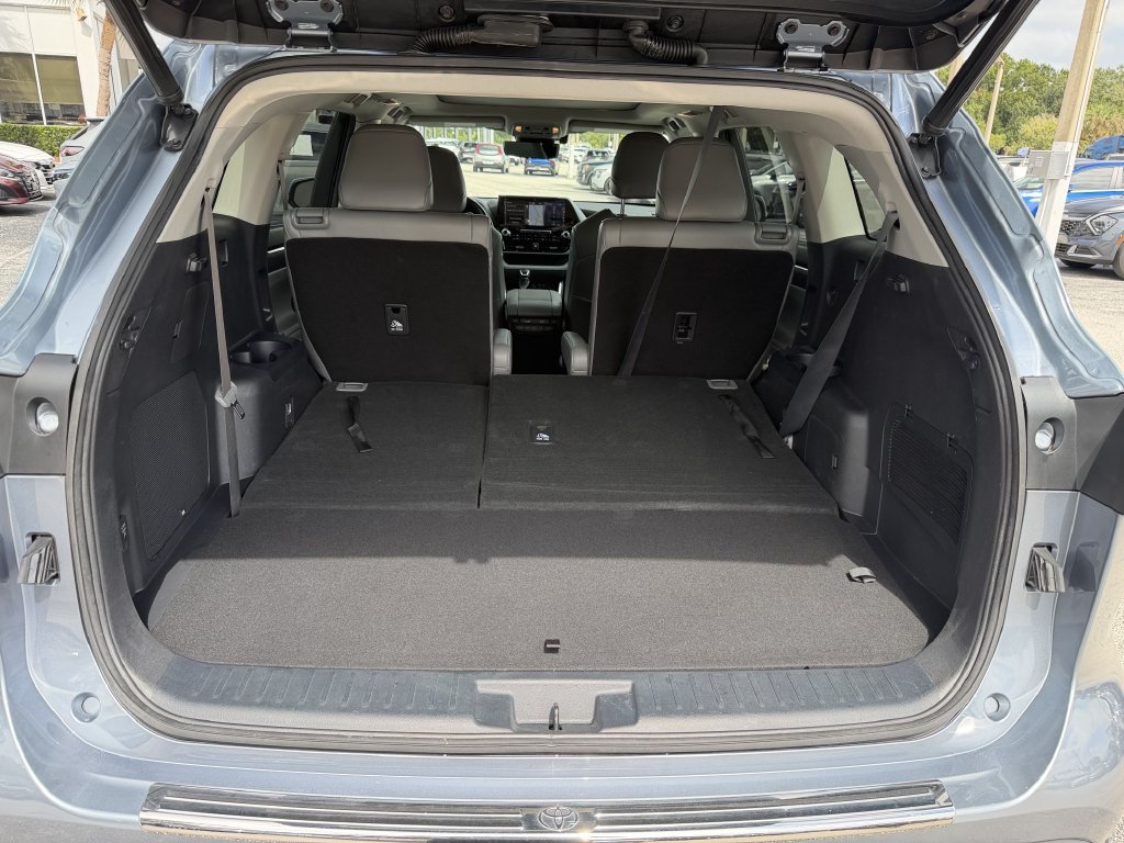 Used 2022 Toyota Highlander Platinum AWD/4WD image 12