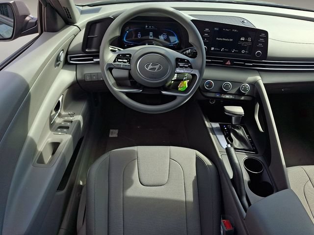 New 2026 Hyundai Elantra SE FWD image 8