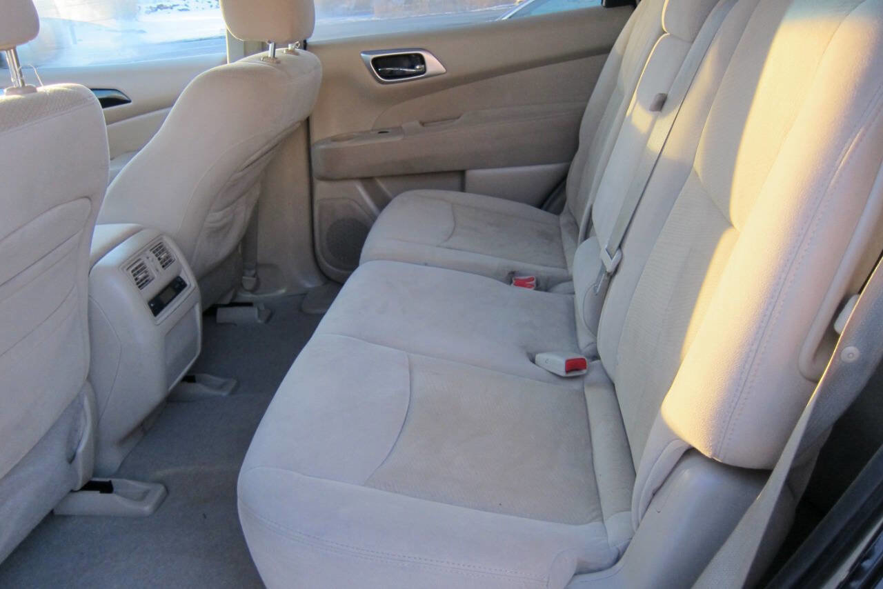 Used 2013 Nissan Pathfinder S w/ Cargo Pkg image 14